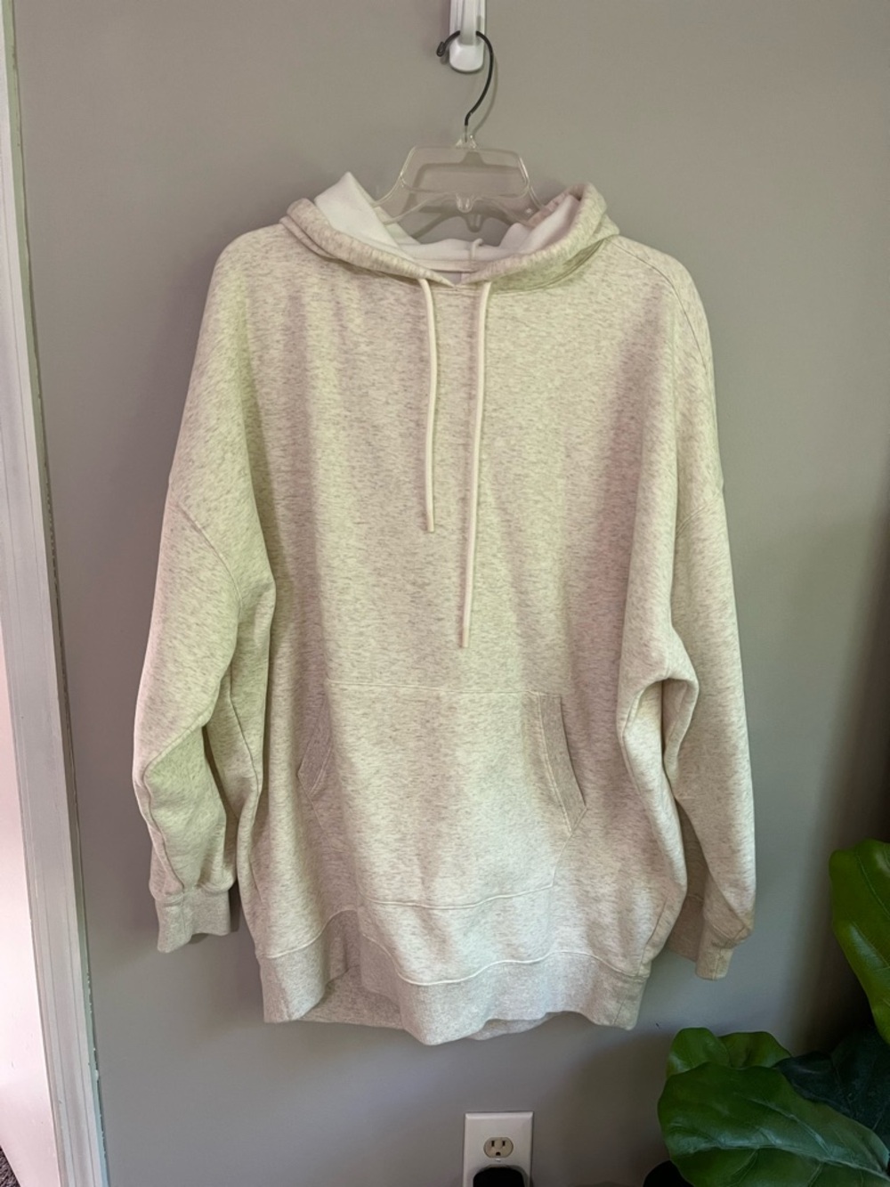 Fabletics Oversized Cream Hoodie size medium